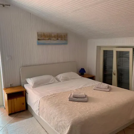 Sea Joy 3*